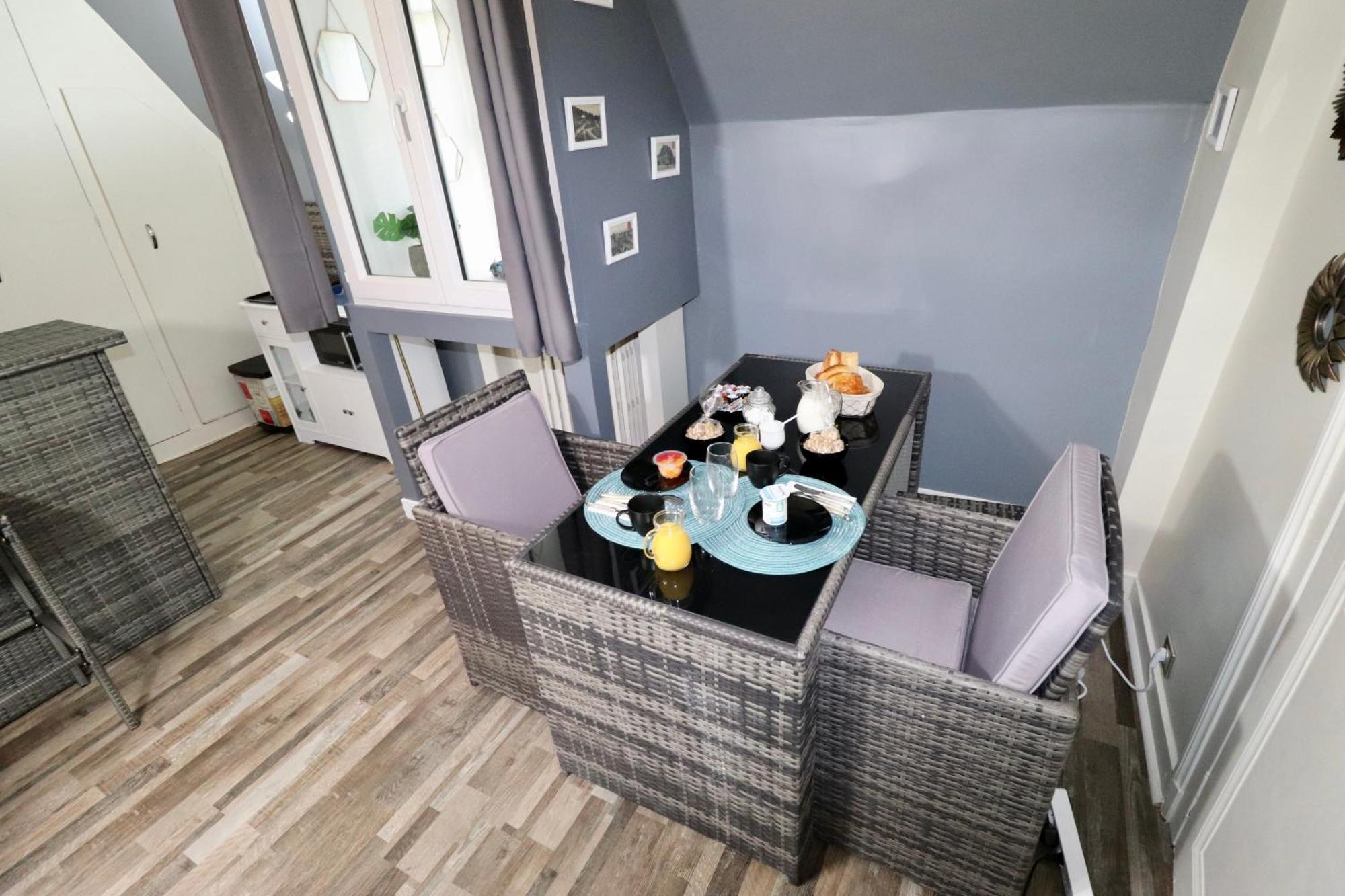Duplex Au 2Eme Et De Notre Maison -Acces Au Jardin-Smart Tv-Streaming-Wifi Le Mans Esterno foto
